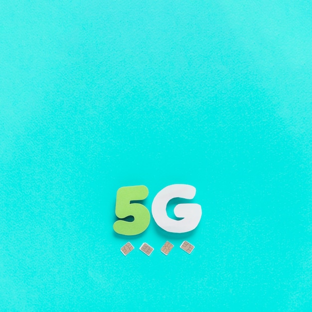 Free photo 5g characters on plain background with sim cards