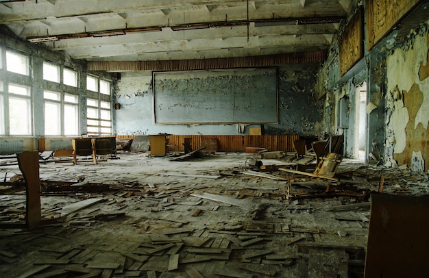 Free photo abadoned school class room at chernobyl city zone of radioactivity ghost town