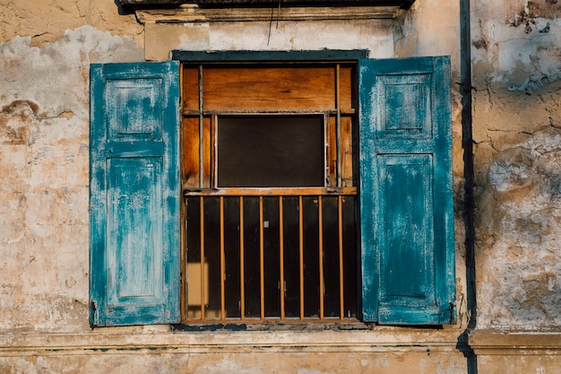 abandon wall and window