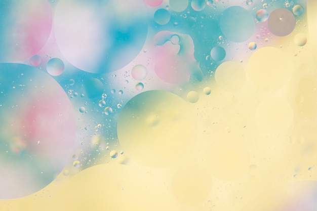 Free photo abstract colorful pattern with water bubbles