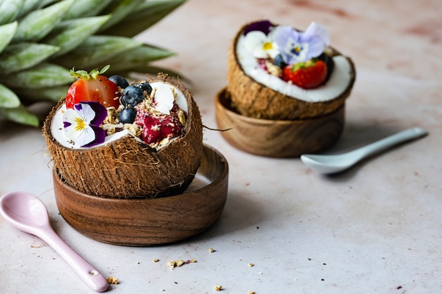 Free photo acai smoothie in coconut shell