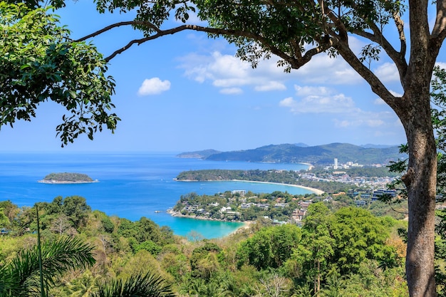 Free photo aerial scenic view over beautiful andaman sea and 3 bays at karon viewpoint phuket thailand