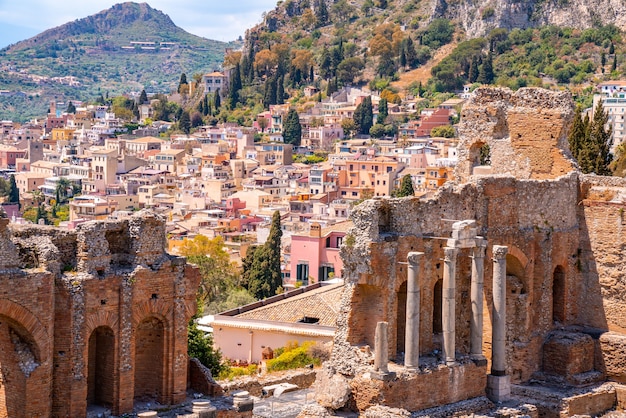 Free photo aerial shot of ancient greek theater of taormina