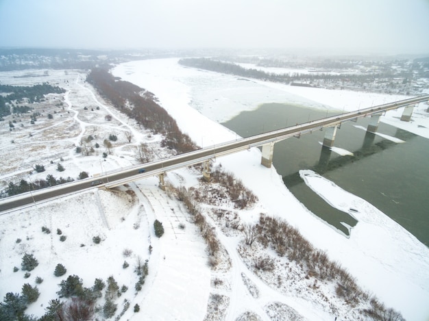 Free photo aerial view of snow covered countryside