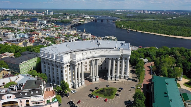 Free photo aerial view of sofia square and mykhailivska square in kiev ukraine