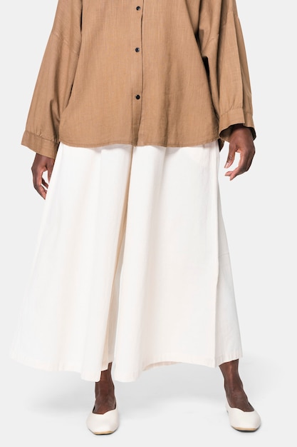 Free Photo african american woman wearing white culotte pants