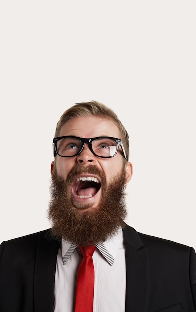 Free photo aggressive portrait of beard person