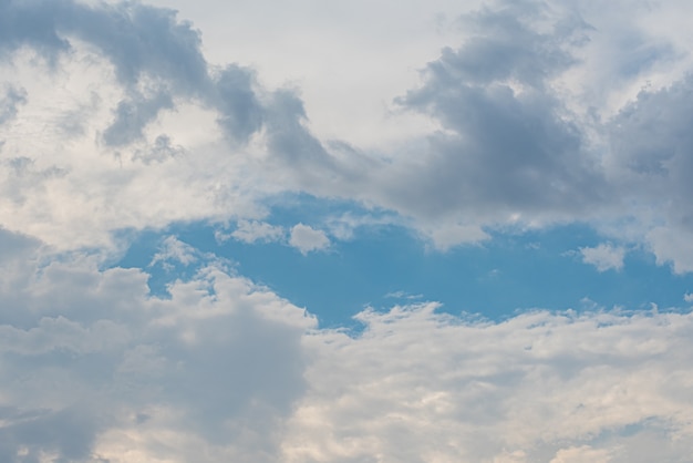 Free photo amazing beautiful sky with clouds