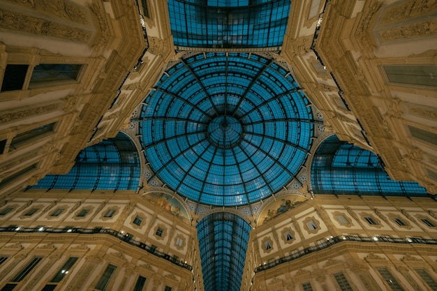 Free photo amazing shot of the galleria vittorio emanuele ii's amazing indoor architecture