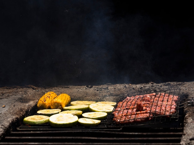 Free photo appetizing grilling fresh vegetables and meat