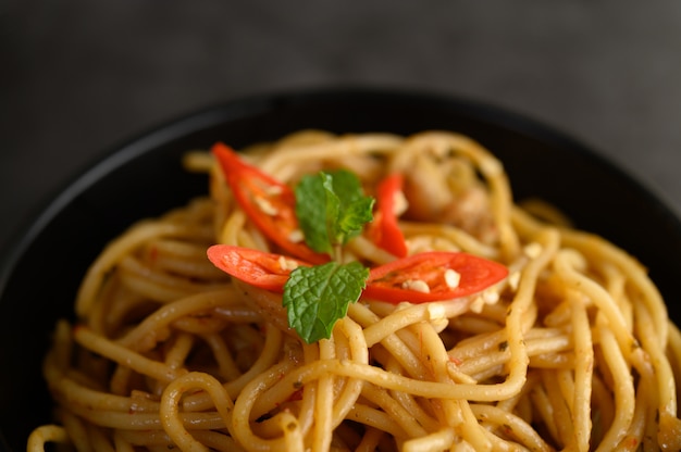 Free photo appetizing spaghetti italian pasta with tomato sauce