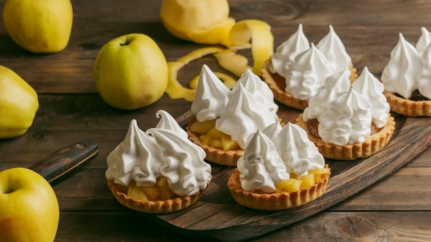 Free photo apple pie tart with whipped cream