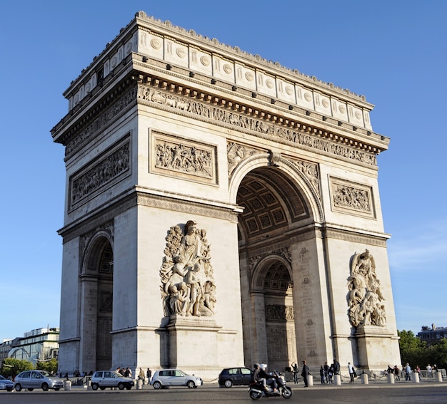 Free photo arch of triumph in paris