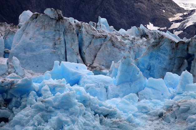 Free photo arctic glacier coast in the mountains in alaska