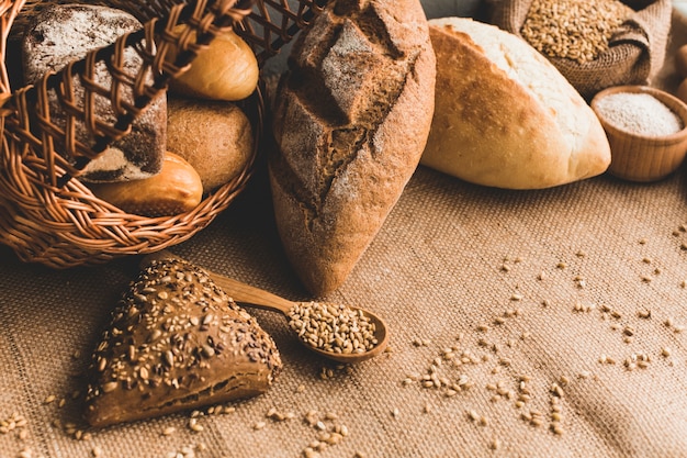 Free photo arrangement of baked crispy buns