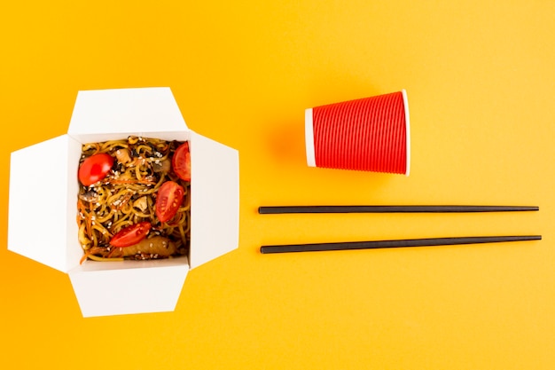 Free photo arrangement of chinese fast food