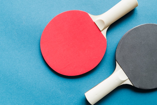 Arrangement of table tennis rackets