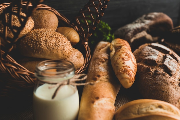 Free photo arrangement of various golden loaves