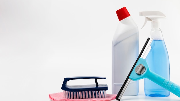 Free photo arrangement with cleaning products and white background