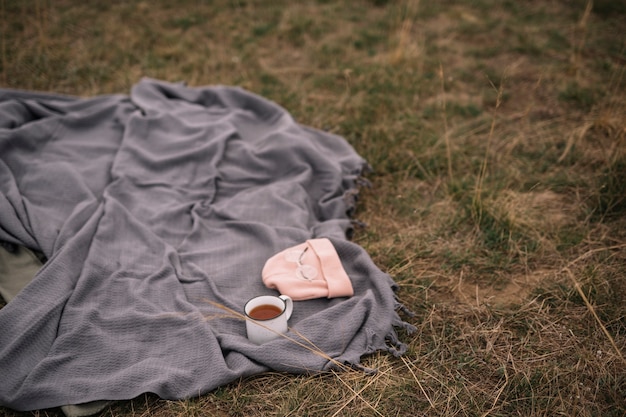 Free Photo arrangement with coffee cup and blanket