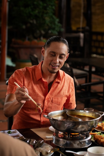 Free photo asian people having dinner party