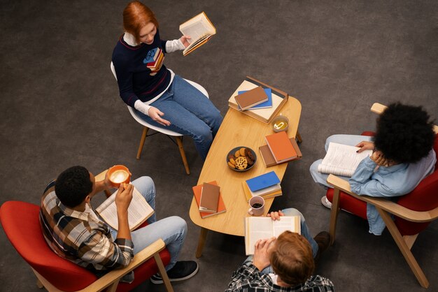 Free Photo authentic book club scene