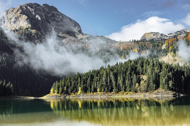 Free photo autumn black lake durmitor national park zabljak montenegro