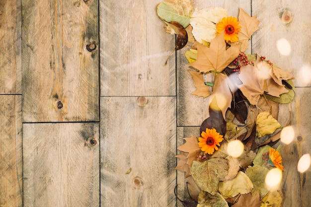 Free Photo autumn concept with space on elft and autumn leaves