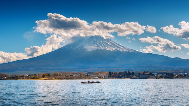 Autumn Season and Mountain Fuji at Kawaguchiko lake, Japan.