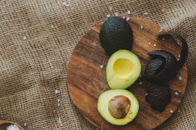 Free Photo avocado on the table