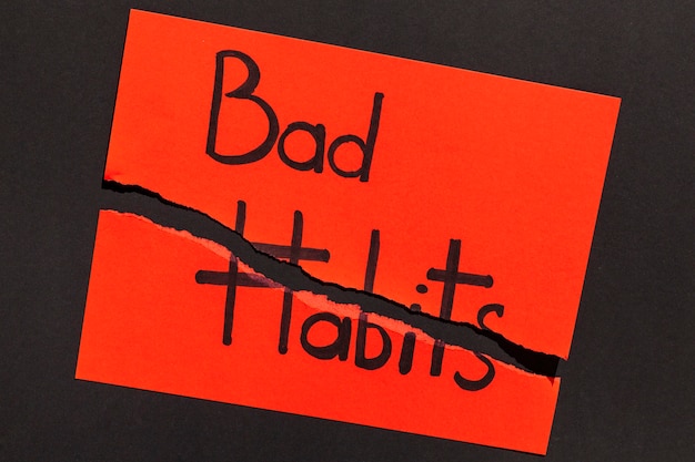 Free Photo bad habit note with message