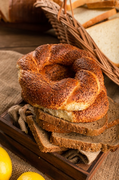 Bagels with slices of bread in box