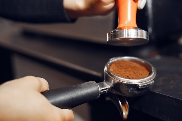 Free photo barista cafe making coffee preparation service concept