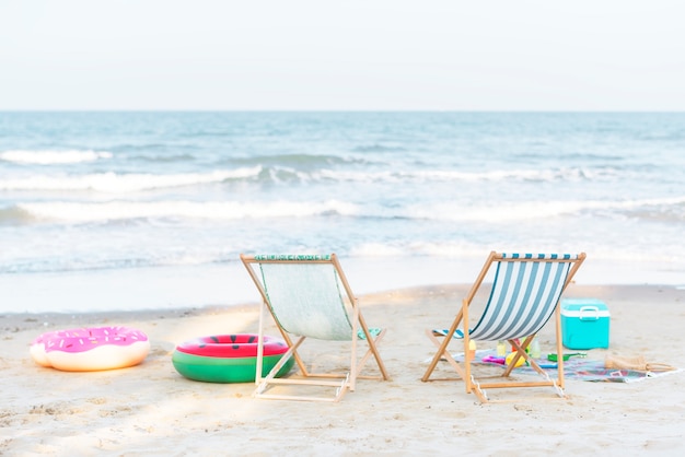 Free photo beautiful beach in the summertime