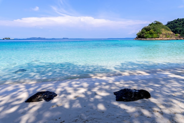 Free photo beautiful beach view koh chang island seascape at trad province eastern of thailand