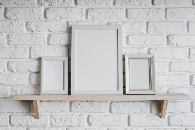 Free photo beautiful blank frame concept