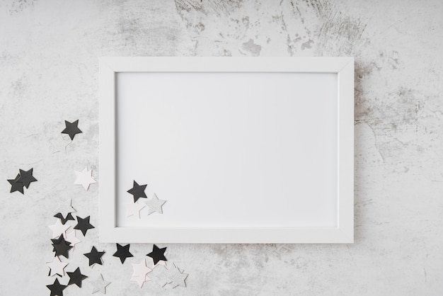 Free photo beautiful blank frame concept