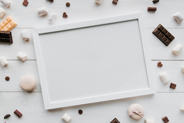 Free photo beautiful blank frame concept