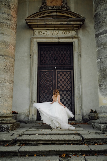 Free Photo  a beautiful bride wearing wedding dress