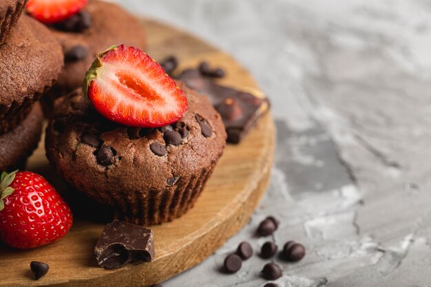 Free photo beautiful and delicious dessert on marble table