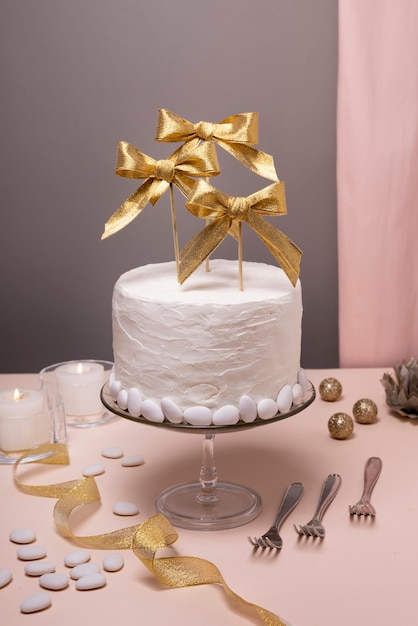 Free photo beautiful and elegant cake topper