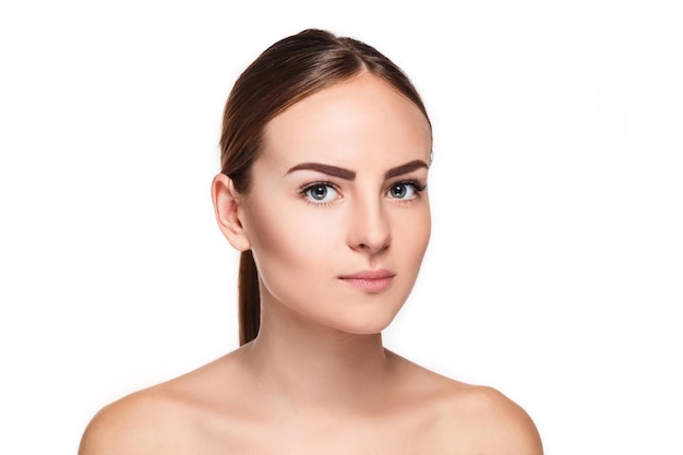 Free photo beautiful face of young woman with clean fresh skin