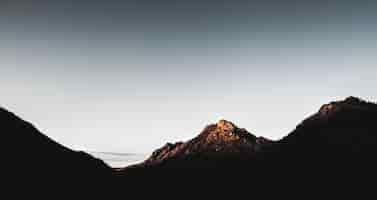 Free photo beautiful horizontal shot of mountains during daytime