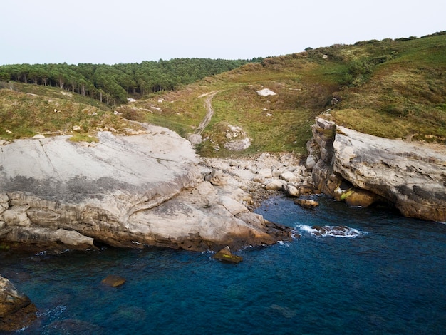 Free photo beautiful landscape view of the ocean