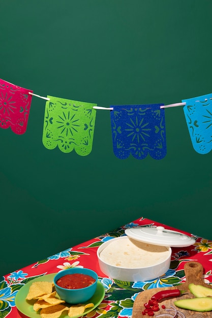 Free photo beautiful mexican party decoration with food