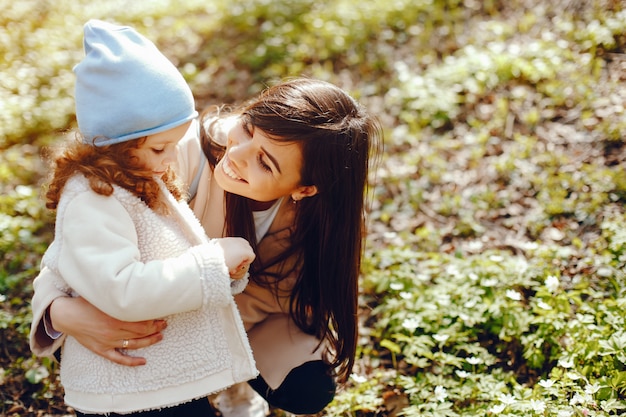 Free photo beautiful mother with her little daughter