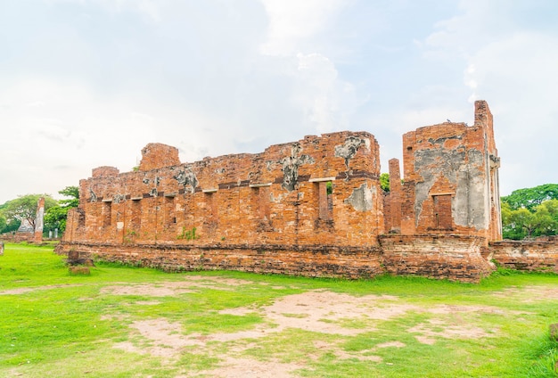 Free photo beautiful old architecture historic of ayutthaya in thailand