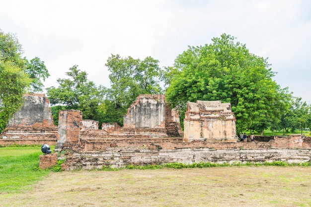 Free photo beautiful old architecture historic of ayutthaya in thailand