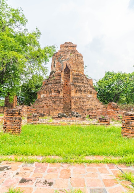 Free photo beautiful old architecture historic of ayutthaya in thailand