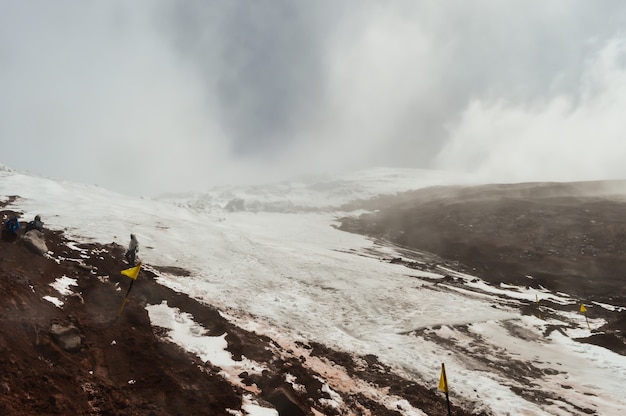 Free photo beautiful scenery of the chimborazo stratovolcano snowy slope located in ecuador